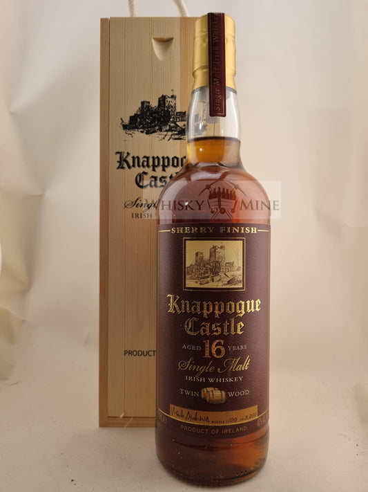 Fles Knappogue Castle 16 Year Old Twin Wood Irish Single Malt Whiskey – 75 cl, 40% vol.